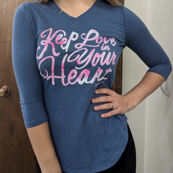 "Keep Love in Your Heart" Size M Purple V-Neck 3/4 Sleeve from Love This Life - Picture 1 of 5